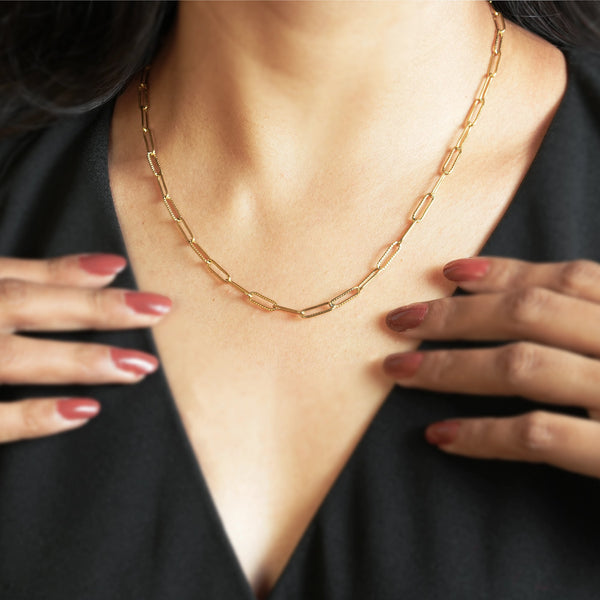 Elara Textured Link Chain Necklace