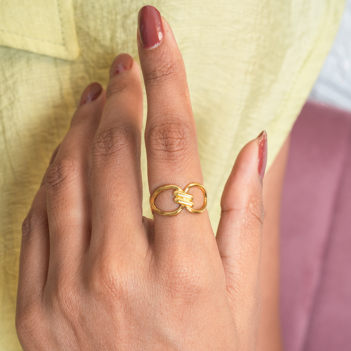 Interlocked Oval Knot Ring