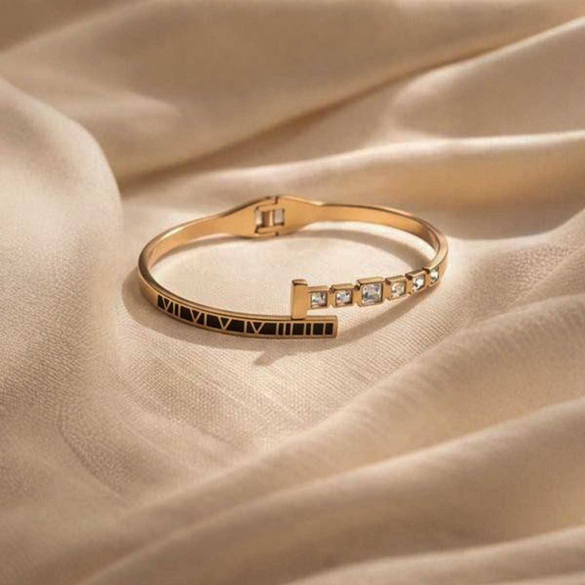 Minimalist geometric bracelet for women