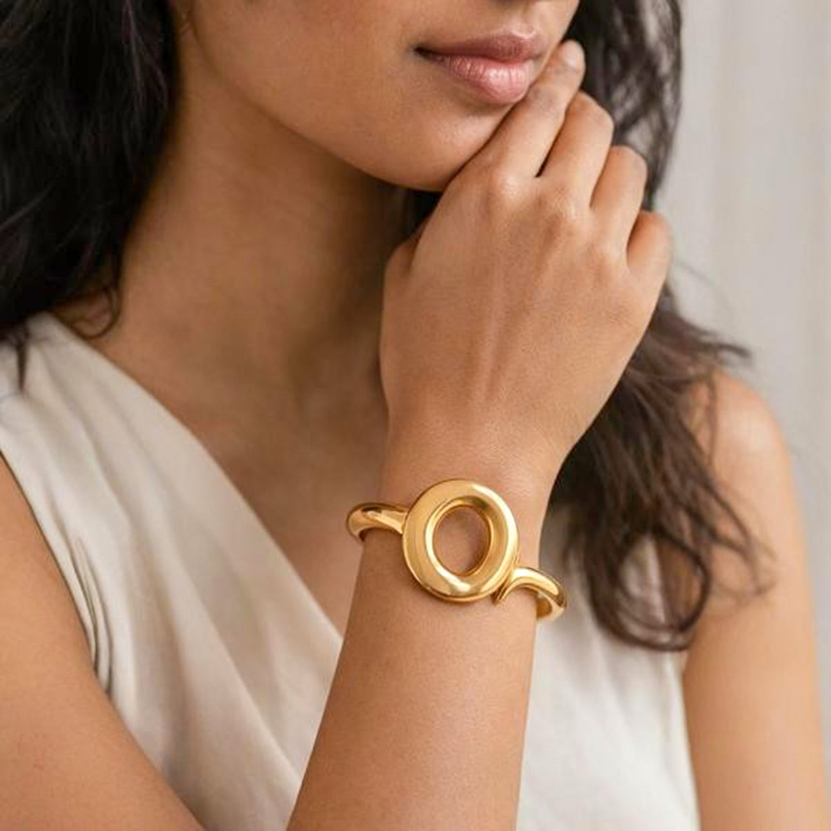 plain gold hinged bangle bracelet for women