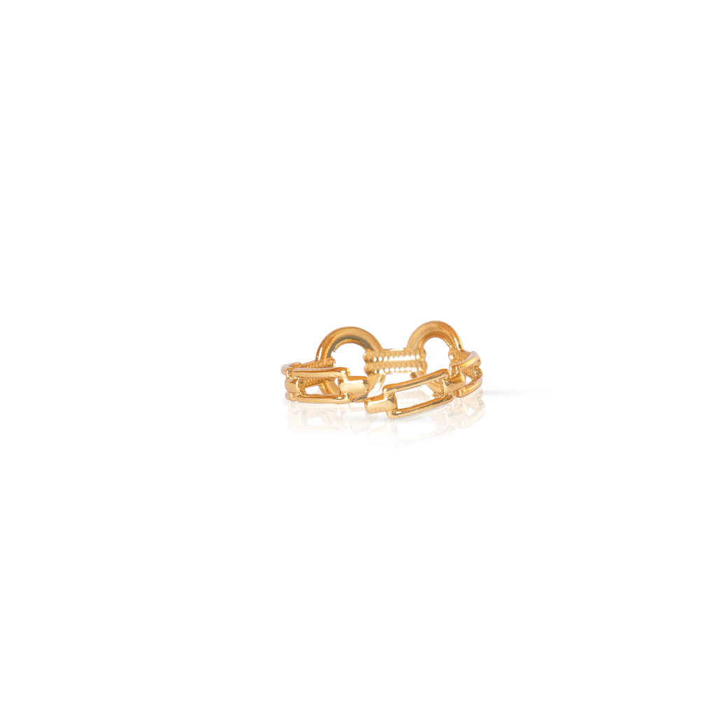 Linked chain gold ring for women with an interlocking design
