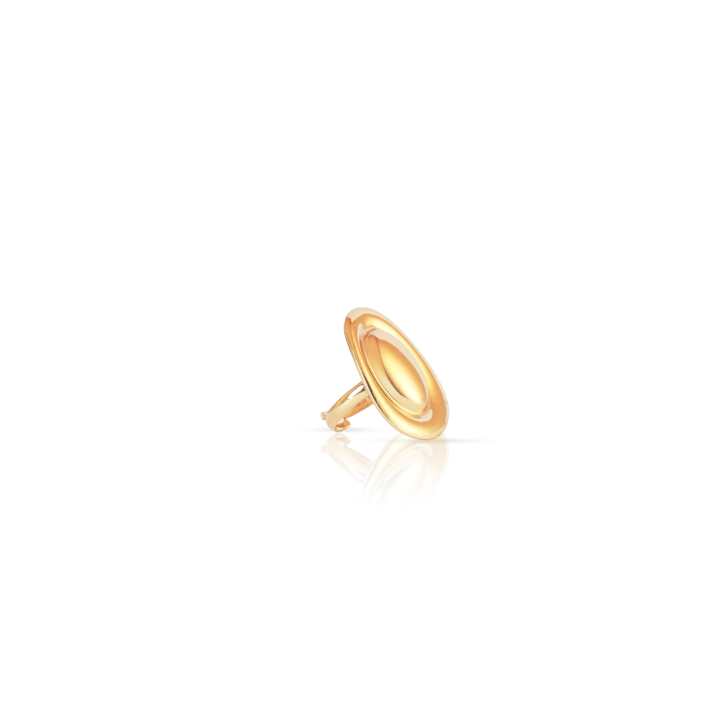 Chic oval fashion ring for women with a polished gold-plated finish