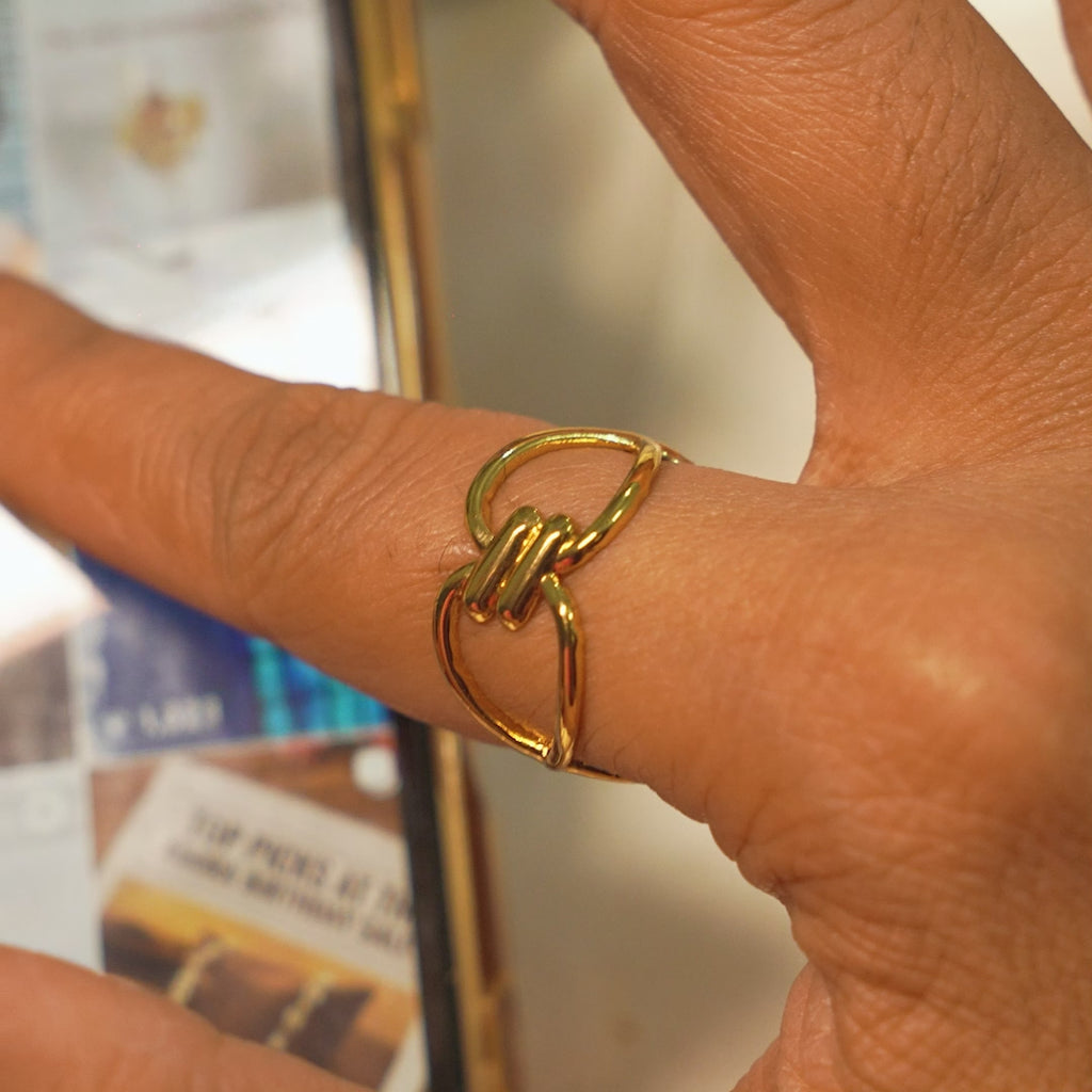 Interlocked Oval Knot Ring
