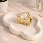 Pearl Aura Hair Clutcher